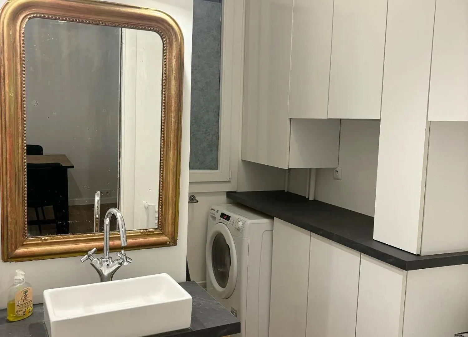 Petit Coin De Paradis Proche Gare De L'Est Parijs Appartement