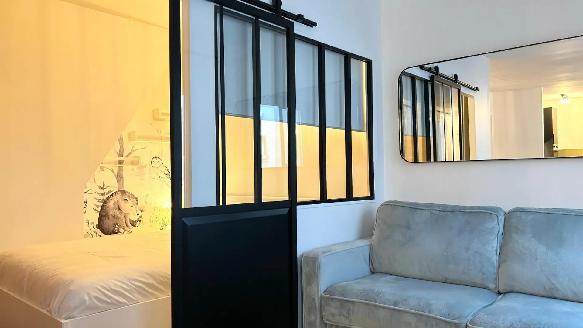Petit Coin De Paradis Proche Gare De L'Est Parijs Appartement